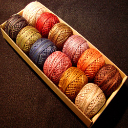 Valdani Vintage Hues Sampler 8 Perle Cotton x12 colores